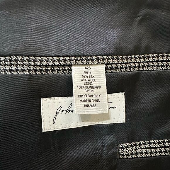 John W. Nordstrom Houndstooth Silk and Wool Blazer - Picture 5 of 10